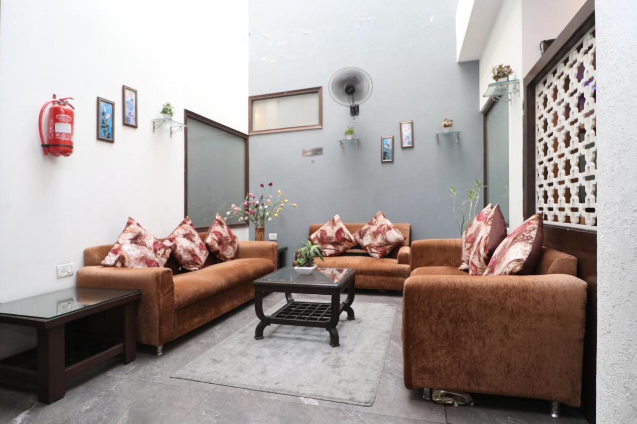 Hotel Seven- Center Of City Chandīgarh Εξωτερικό φωτογραφία