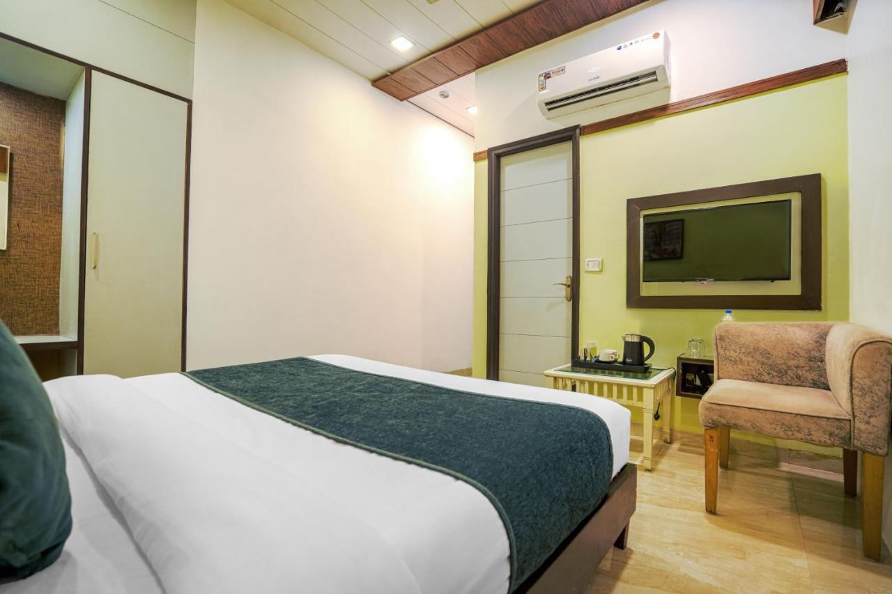 Hotel Seven- Center Of City Chandīgarh Εξωτερικό φωτογραφία