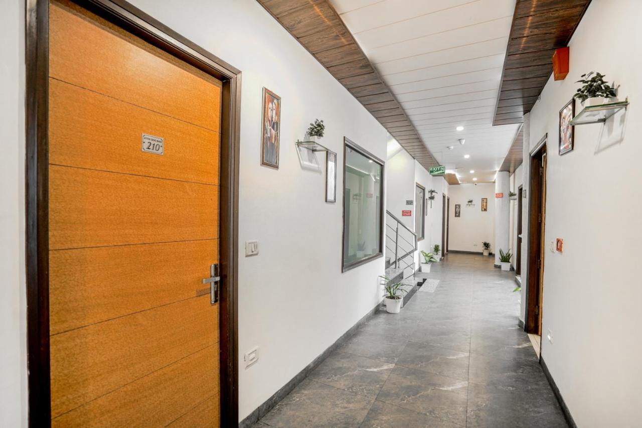 Hotel Seven- Center Of City Chandīgarh Εξωτερικό φωτογραφία