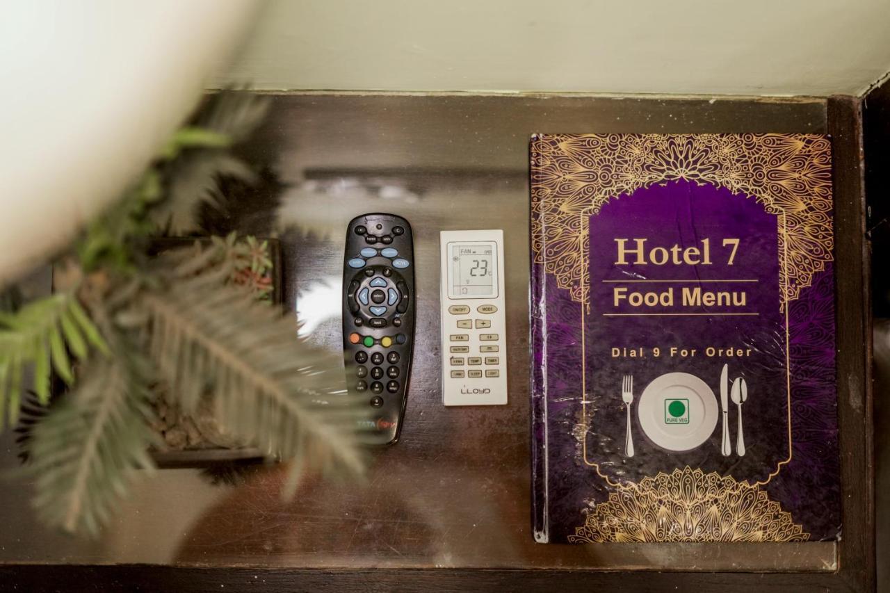 Hotel Seven- Center Of City Chandīgarh Εξωτερικό φωτογραφία
